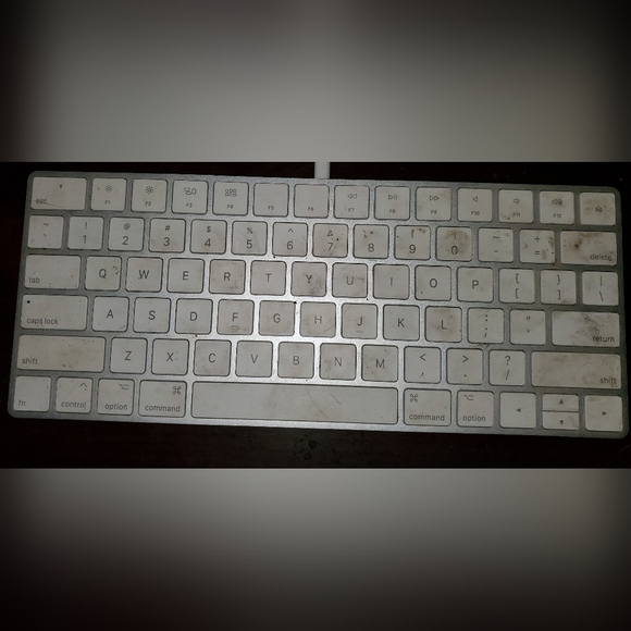 SOLD Apple computer - Picture 4 of 5